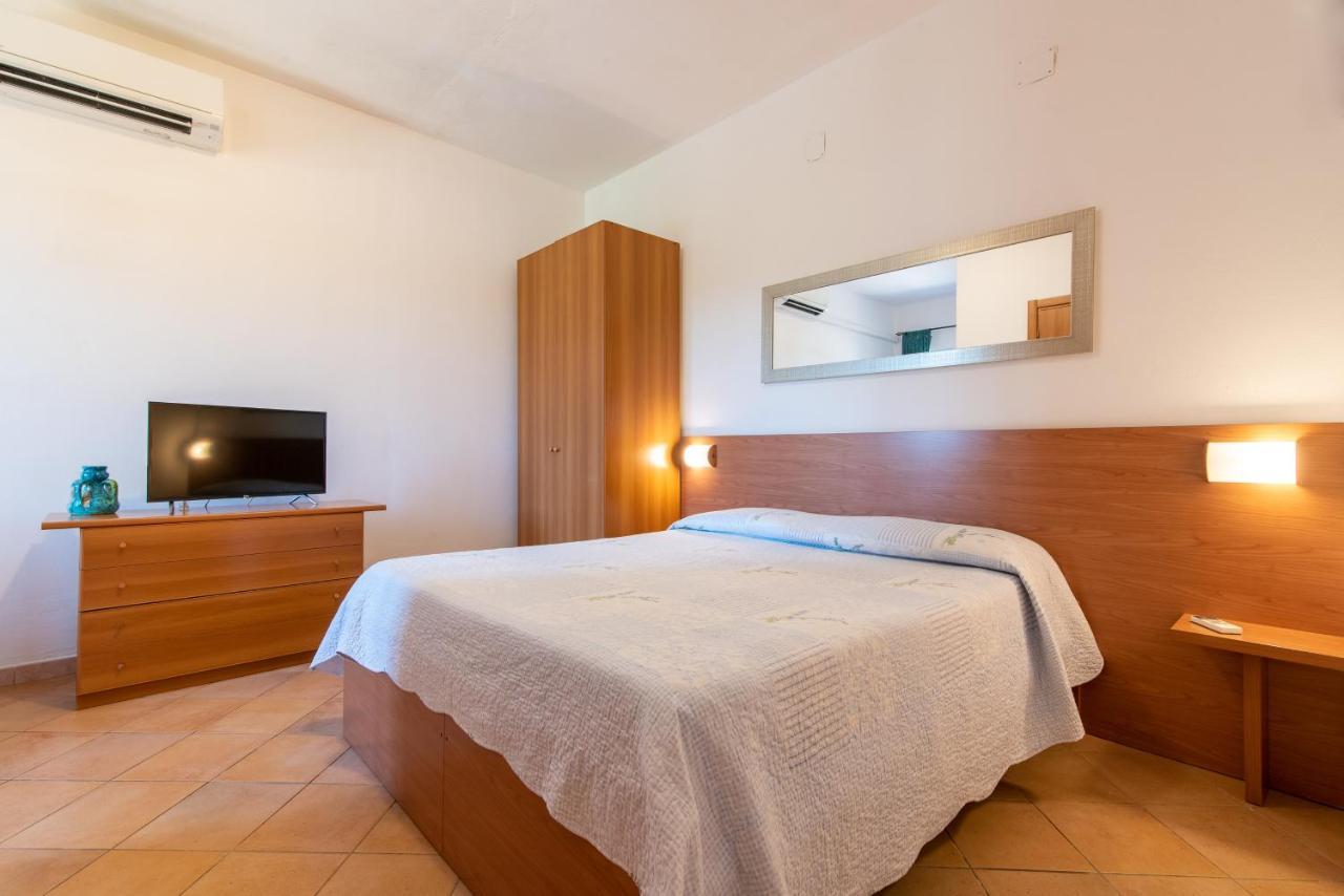 Bonsai B&B Alghero Santa Maria la Palma Bagian luar foto
