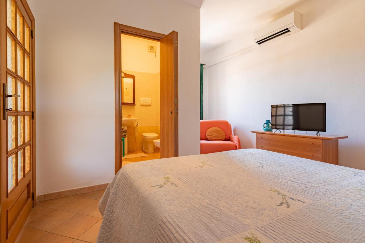 Bonsai B&B Alghero Santa Maria la Palma Bagian luar foto