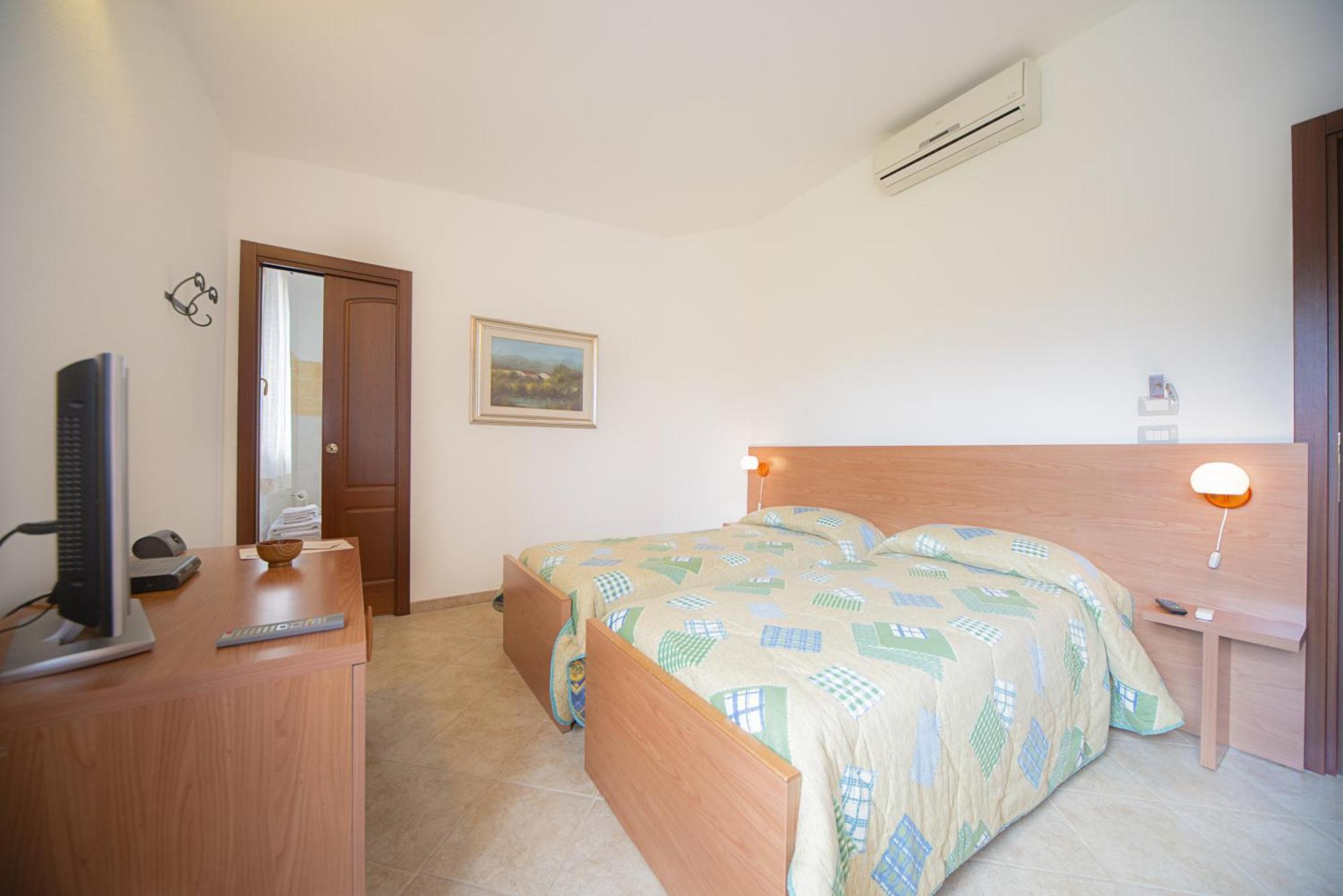 Bonsai B&B Alghero Santa Maria la Palma Bagian luar foto